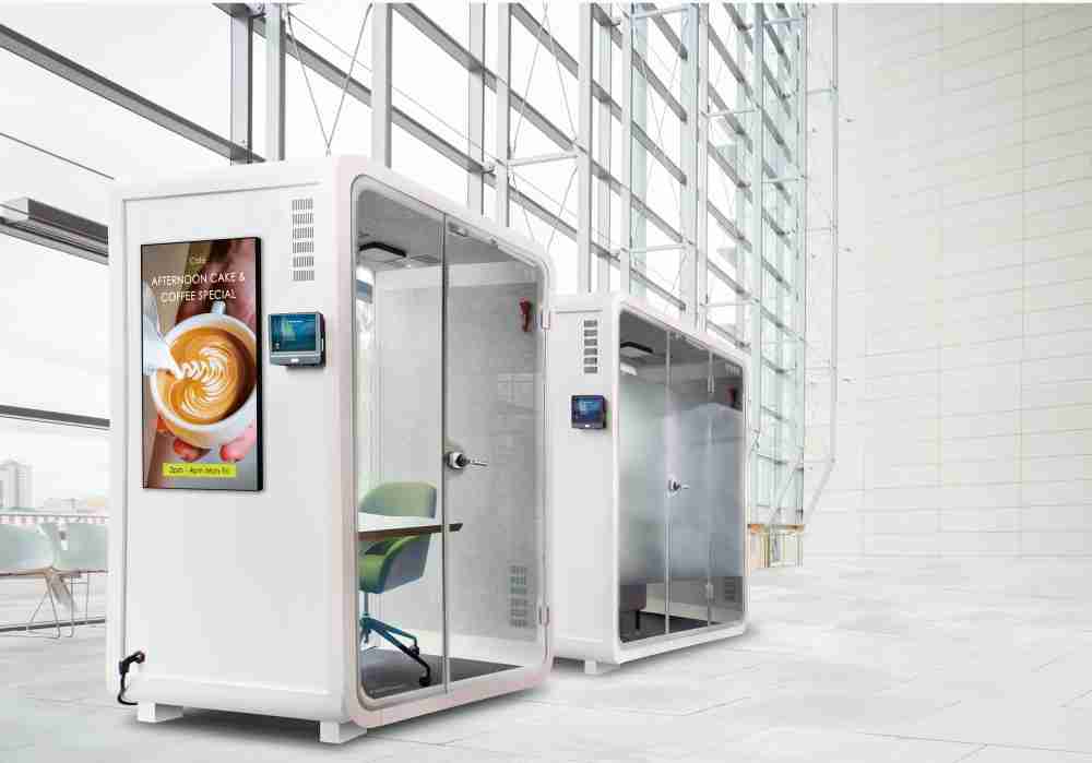 龙门国际子公司达擎之智慧行动办公舱，，，，采用PDLC智能调光玻璃设计，，，，透过通电与断电的电流切换，，，呈现透明与雾面效果，，具节能降耗特性并兼顾隐私，，，，确保信息安全