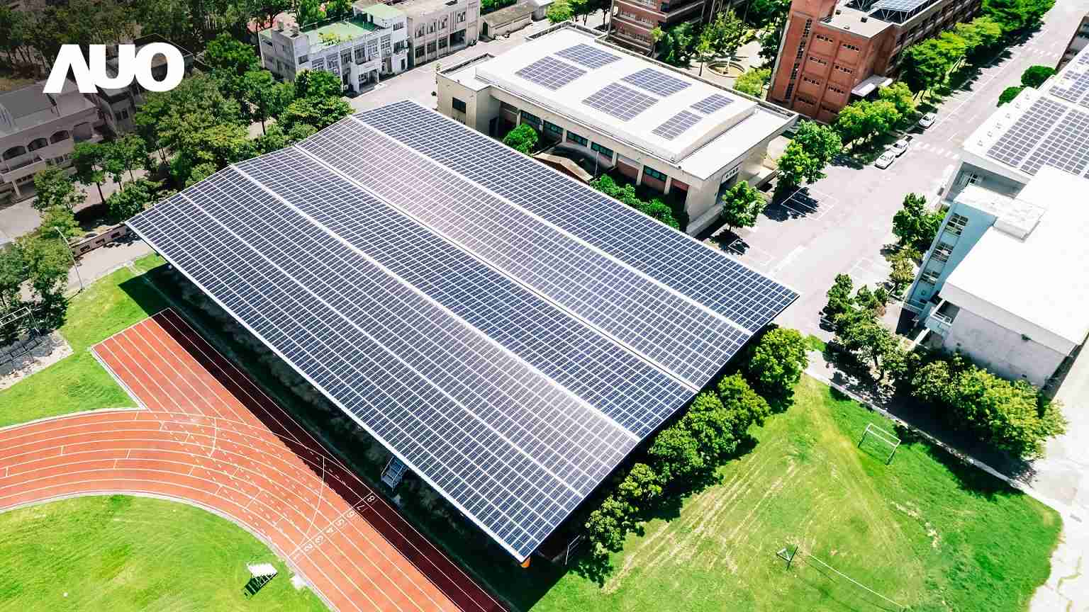 龙门国际SunSteel光电整合型浪板具备快速安装、、、、轻量化优势，，可提升15%发电效能，，，，通过国际IEC与台湾VPC认证安全、、防漏、、耐候标准